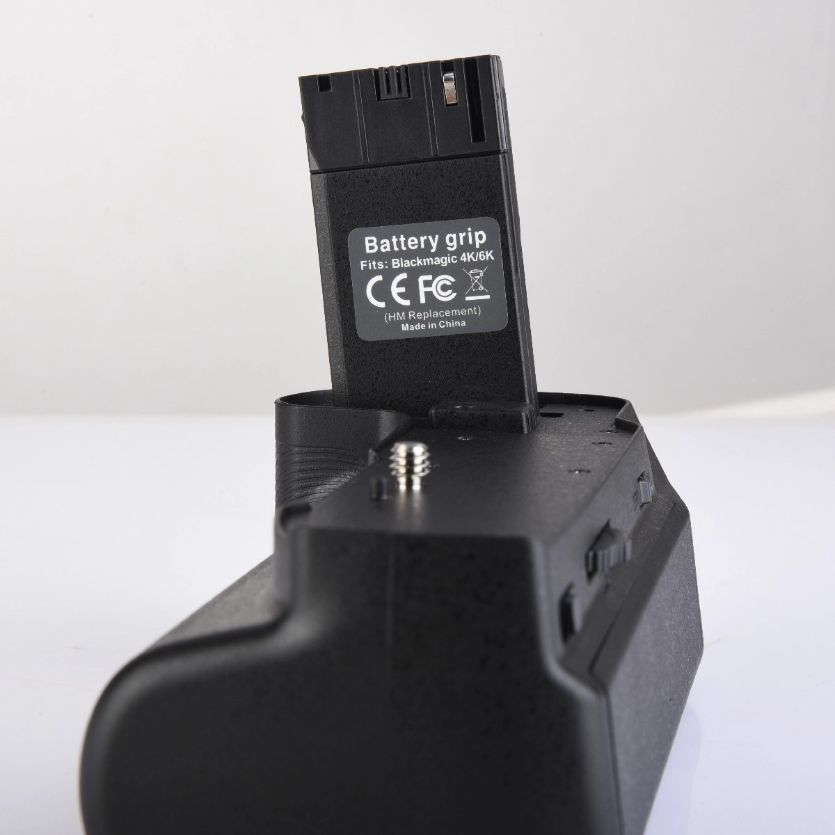 Kit Battery Grip HM + 2 Baterias LP-E6 + Carregador para Blackmagic